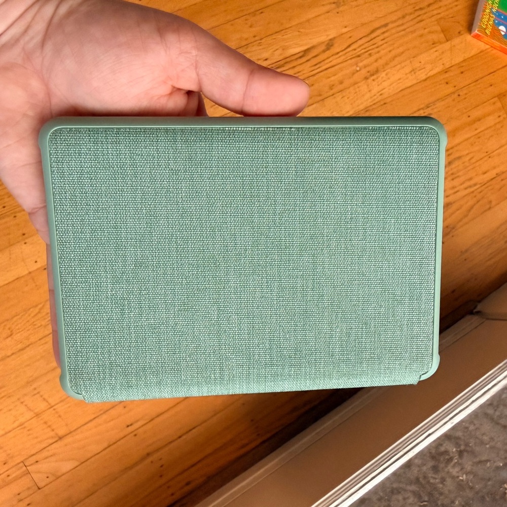 Kindle Basic Matcha eBook Reader Cover - Picture 5 of 5